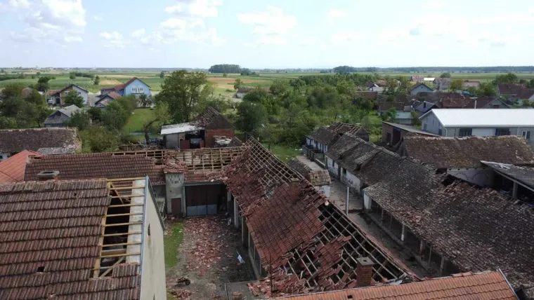 Slavonska su sela devastirana, a o tome kraj Zagreba i Istre ba&scaron; i nije bilo spomena, dok ove tužne slike nisu obi&scaron;le cijelu domovinu