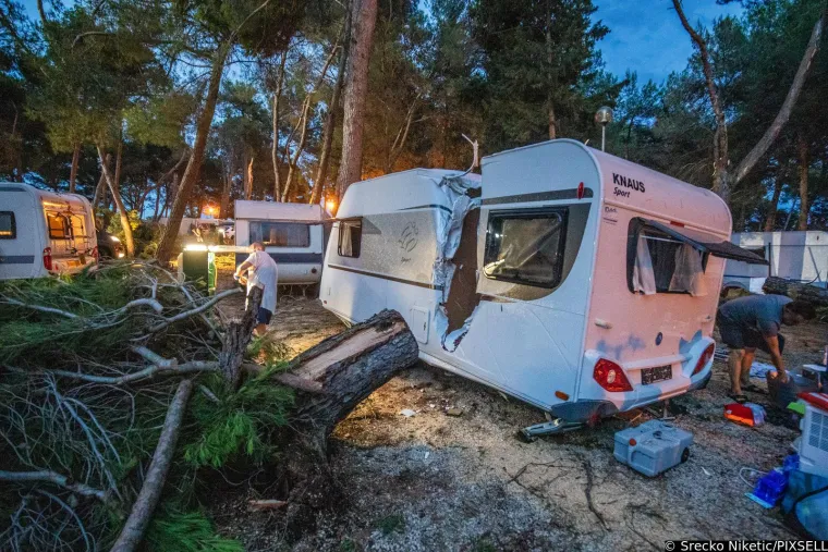 Kamp Sirena kod Novigrada nakon razorne oluje izgleda poput scenografije za film strave i užasa: 'Bilo je opasno...'