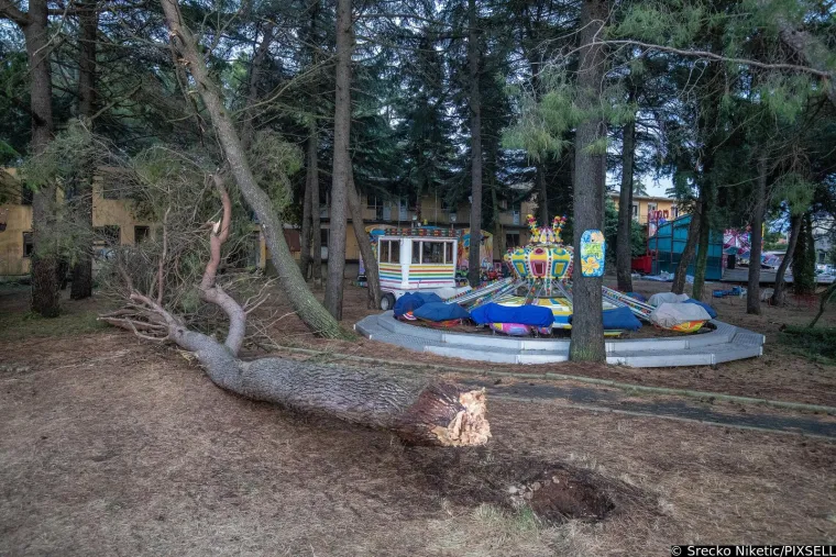 Kamp Sirena kod Novigrada nakon razorne oluje izgleda poput scenografije za film strave i užasa: 'Bilo je opasno...'