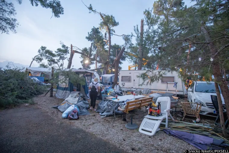 Kamp Sirena kod Novigrada nakon razorne oluje izgleda poput scenografije za film strave i užasa: 'Bilo je opasno...'