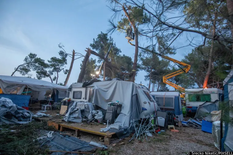 Kamp Sirena kod Novigrada nakon razorne oluje izgleda poput scenografije za film strave i užasa: 'Bilo je opasno...'