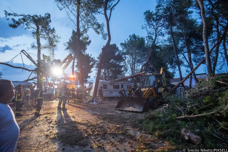 Kamp Sirena kod Novigrada nakon razorne oluje izgleda poput scenografije za film strave i užasa: 'Bilo je opasno...'
