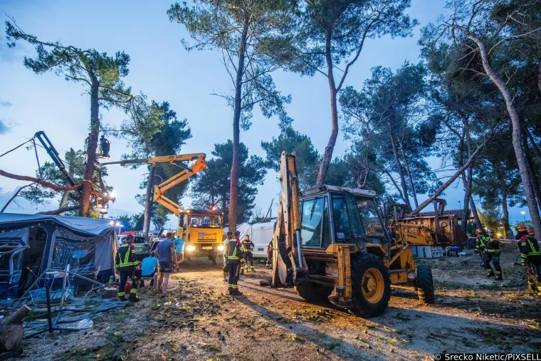 Kamp Sirena kod Novigrada nakon razorne oluje izgleda poput scenografije za film strave i užasa: 'Bilo je opasno...'
