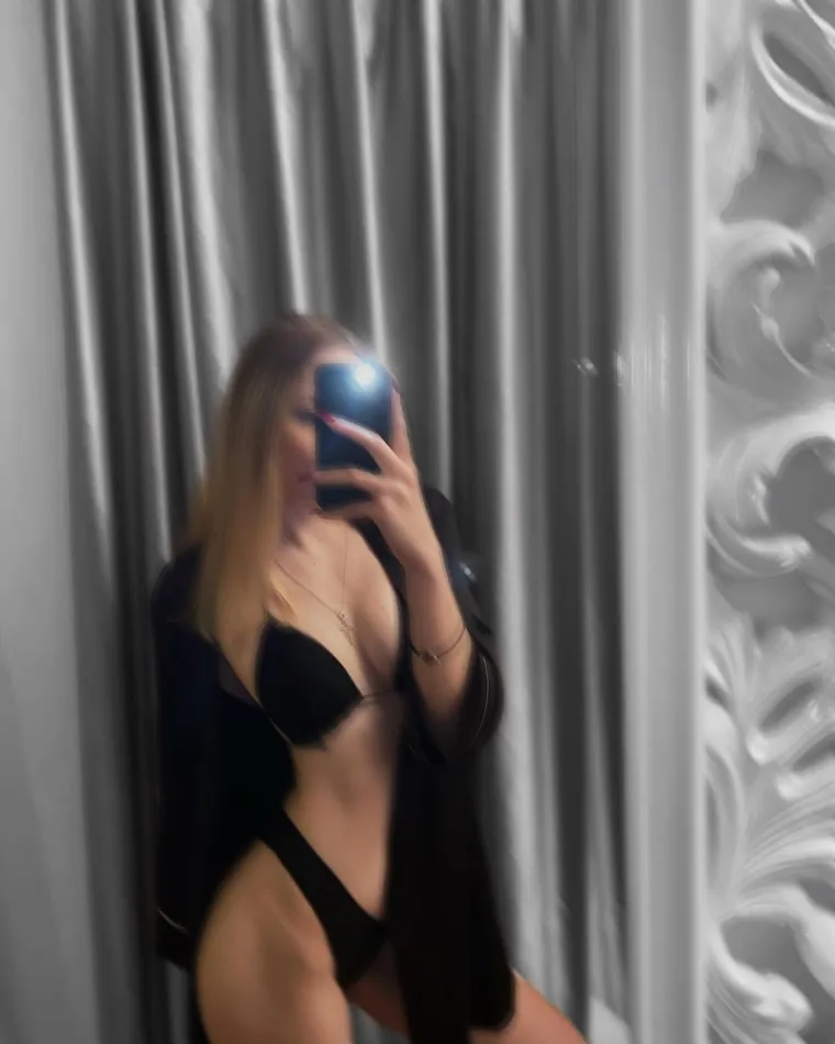 Mlada ko&scaron;arka&scaron;ica ispunjava fantazije: 'Ako voli&scaron; veliku stražnjicu, ja sam idealna za tebe...'