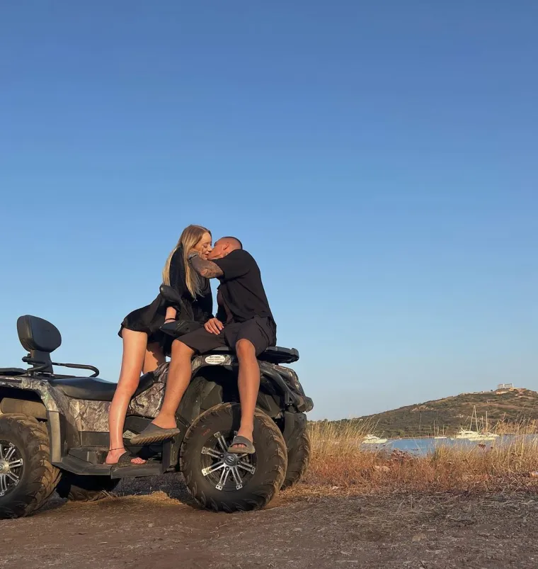 Mlada ko&scaron;arka&scaron;ica ispunjava fantazije: 'Ako voli&scaron; veliku stražnjicu, ja sam idealna za tebe...'