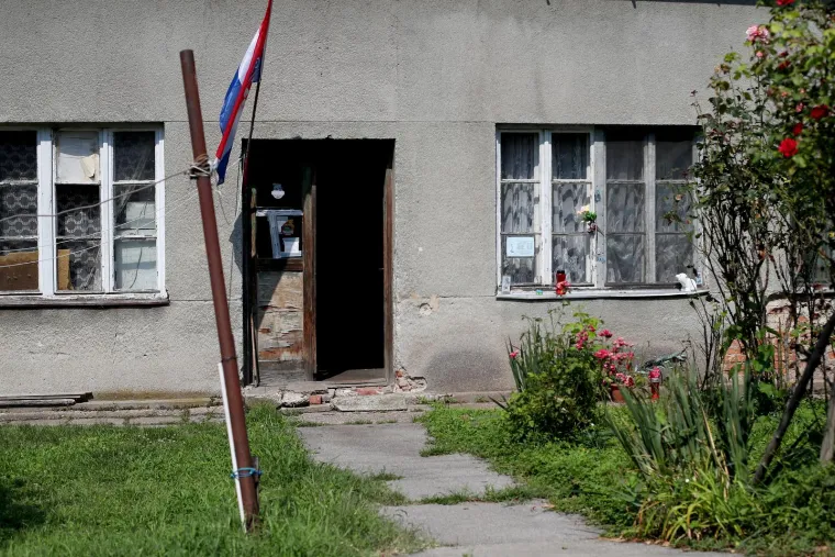 Igor Nađ - Prije nego što si je oduzeo život, Igor Nađ ustrijelio je Maju Tojagić, s kojom je imao dijete, ali i njenog 10-godišnjeg sina iz ranije veze, njene roditelje, sestru i sestrinog partnera. Ubojica je na životu ostavio jedino dijete koje je imao s Majom i upravo je to policiju dovelo do počinitelja. Motiv? Nepoznat. Nije bilo nikakvih informacija o prijetnjama ni dojava o obiteljskog nasilja. Nađ nije bio evidentiran za počinjenje kaznenih djela.
