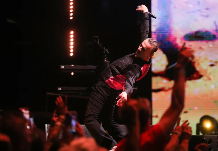 Depeche Mode u spektakularnom nastupu podigao zagrebačku Arenu na noge! Na pozornici proslavili i rođendan
