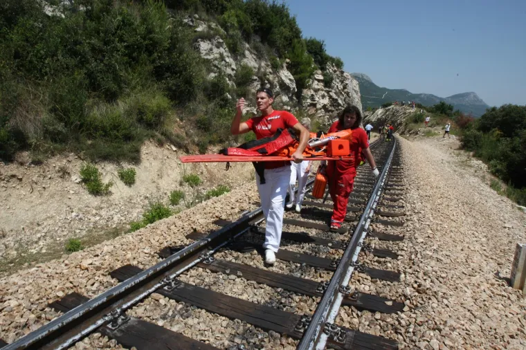 Pro&scaron;lo je 14 godina od najstra&scaron;nije željezničke nesreće u povijesti Hrvatske. Vlak je strugao po stijenama, 'otvorio se pravi pakao'