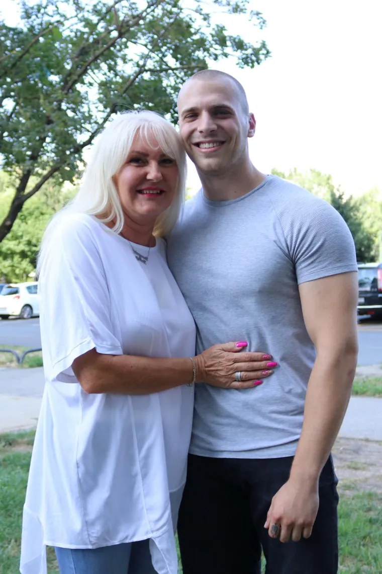 "To ima&scaron; u sebi i mislim da u tim ekstremnim uvjetima nije stvar odgoja, to je impulzivno - ili će&scaron; pomoći ili ne. Hvala mu jo&scaron; jednom, milijun milijun puta na mom životu", govori očito jo&scaron; uvijek potresena Snježana.