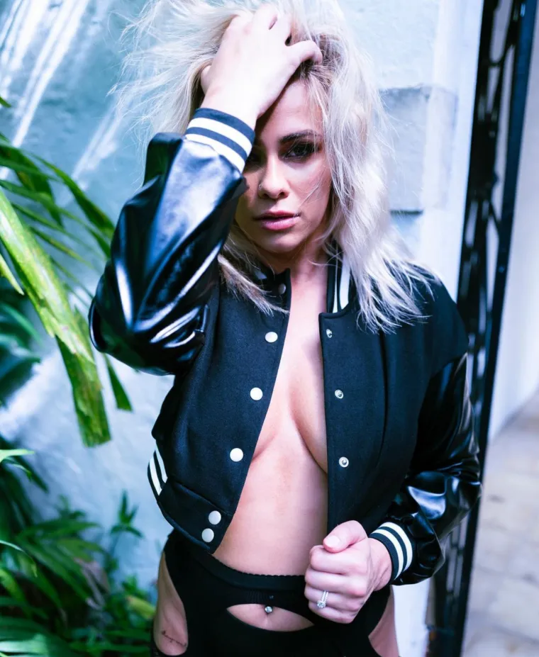 Zvali su je najljep&scaron;om borkinjom, a sada prodaje eksplicitne fotografije i spremna je otići korak dalje: 'Nije &scaron;ala, otkrit ću sve sočne detalje...'