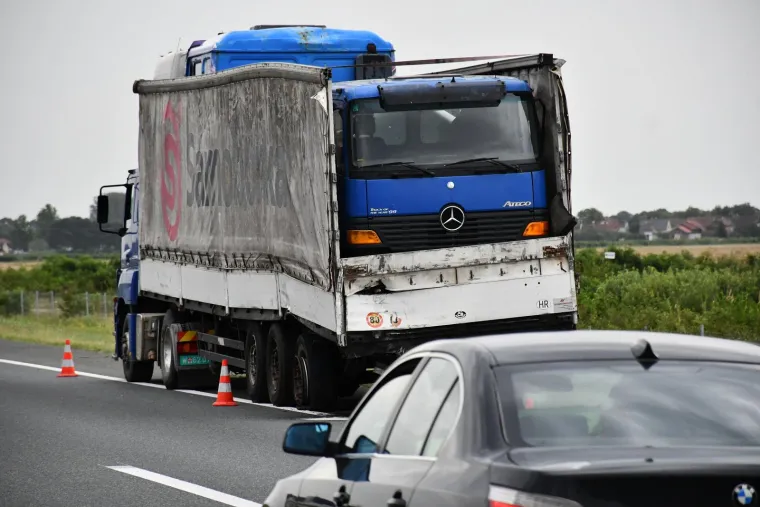 Ovo je mjesto teške prometne nesreće na A3 kod Nove Gradiške gdje su, neslužbeno, stradale majka i kći