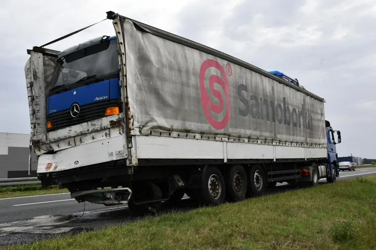 Ovo je mjesto teške prometne nesreće na A3 kod Nove Gradiške gdje su, neslužbeno, stradale majka i kći