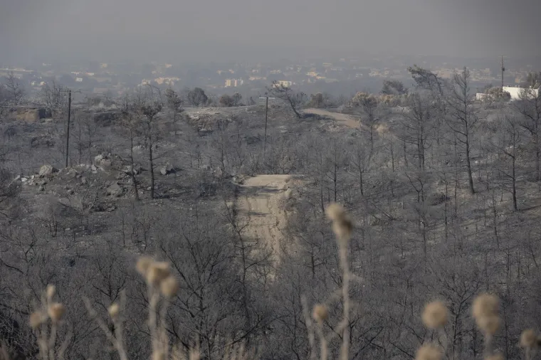 &quot;Požari su se ponovo aktivirali diljem zemlje, no zasad ne postoji prijetnja naseljima&quot;, rekao je pripadnik vatrogasne službe.