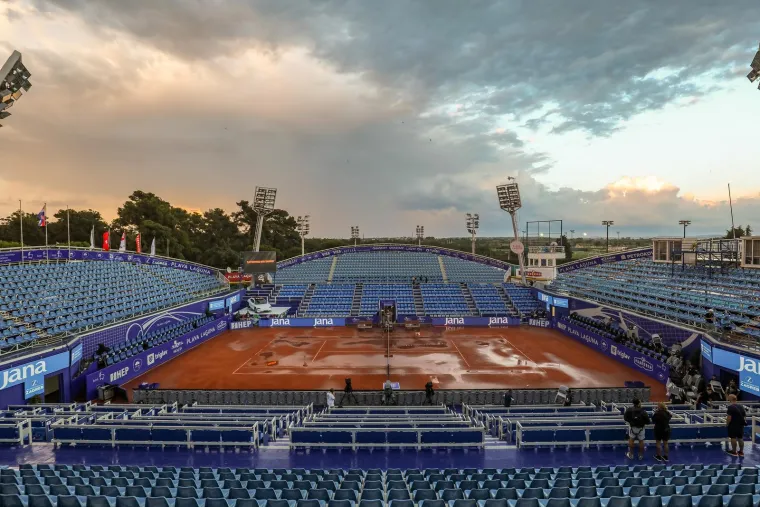 Nevrijeme s obilnom kišom i snažnim vjetrom pogodilo Umag: Pogledajte kako nakon njega izgleda kompleks ATP turnira