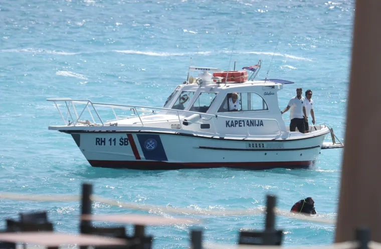 Ronioci, policija, veliki valovi. Ovako je izgledala potraga za mladićem koji je skočio u more i nije izronio