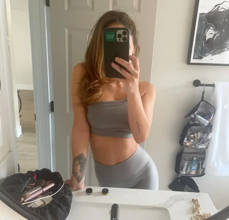 Ona se nimalo ne srami: Vrućom fotografijom u toplesu odlučila riskirati kaznu na dru&scaron;tvenim mrežama