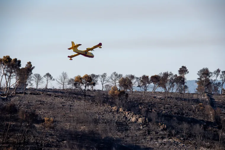 Spaljena zemlja bez znakova života. Ovako izgleda Čiovo koje je jučer prožvakala vatrena stihija