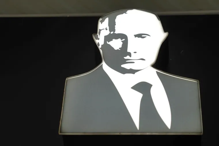 Na&scaron;i susjedi otvorili kafić nazvan po ruskom diktatoru: Pazite kako se ulizuju Putinu, prikazali ga većim nego &scaron;to je