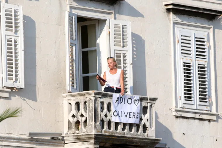 Veličanstveni oproštaj: Prije točno 5 godina umro je Oliver. Ovako se Split oprostio od legendarnog pjevača