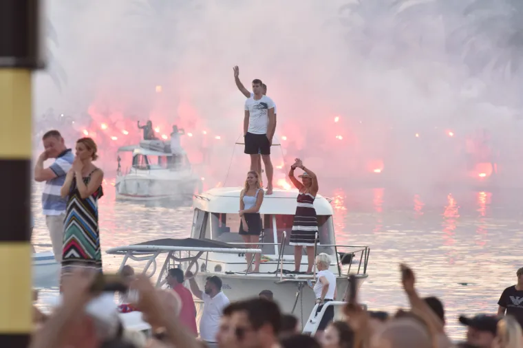 Veličanstveni oproštaj: Prije točno 5 godina umro je Oliver. Ovako se Split oprostio od legendarnog pjevača