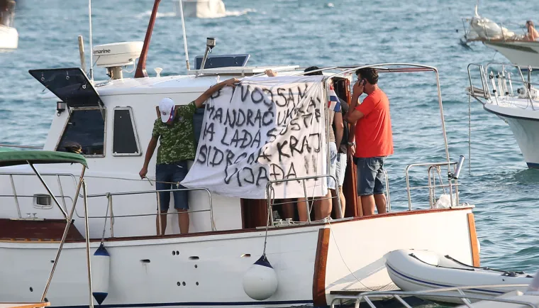 Veličanstveni oproštaj: Prije točno 5 godina umro je Oliver. Ovako se Split oprostio od legendarnog pjevača