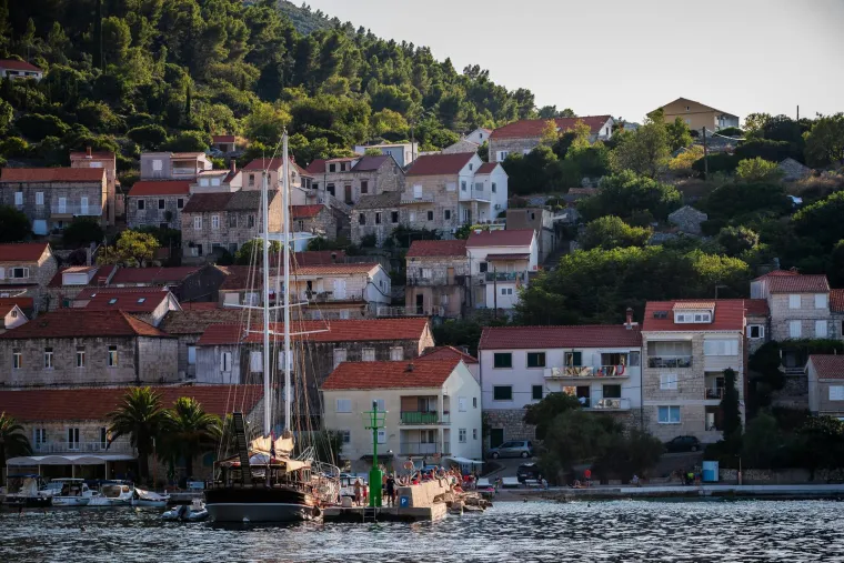 Zavirite u pravi raj na hrvatskoj obali: Ovo tajnovito mjesto pružalo je utočište mnogim pomorcima