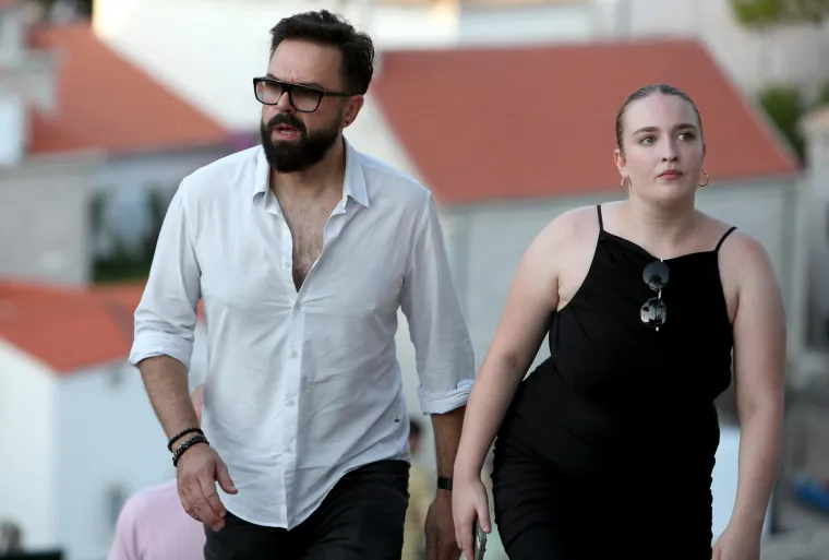 Na 'vjenčanje godine' u Dubrovnik stigla 'krema': Sijevnuli opaki dekoltei, dame su si dale truda