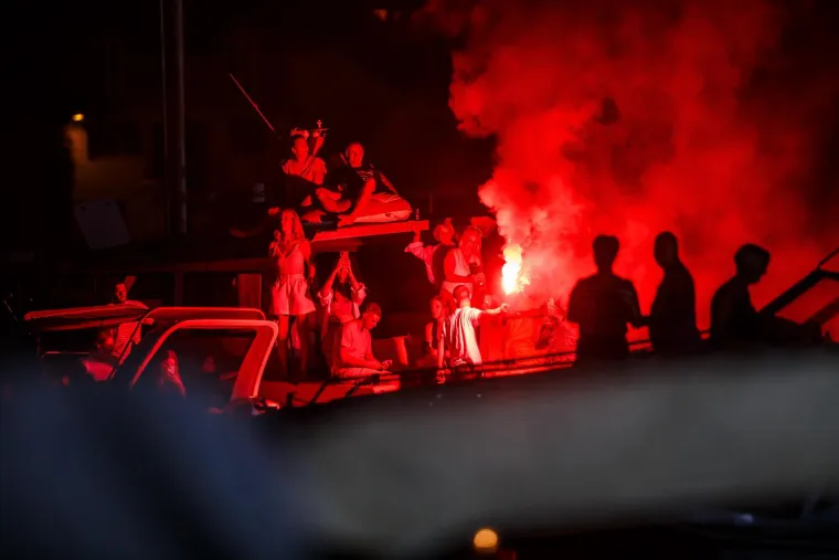 Veličanstveni prizori iz Vele Luke: Pogledajte kako su se tisuće ljudi prisjetile neponovljivog Olivera Dragojevića