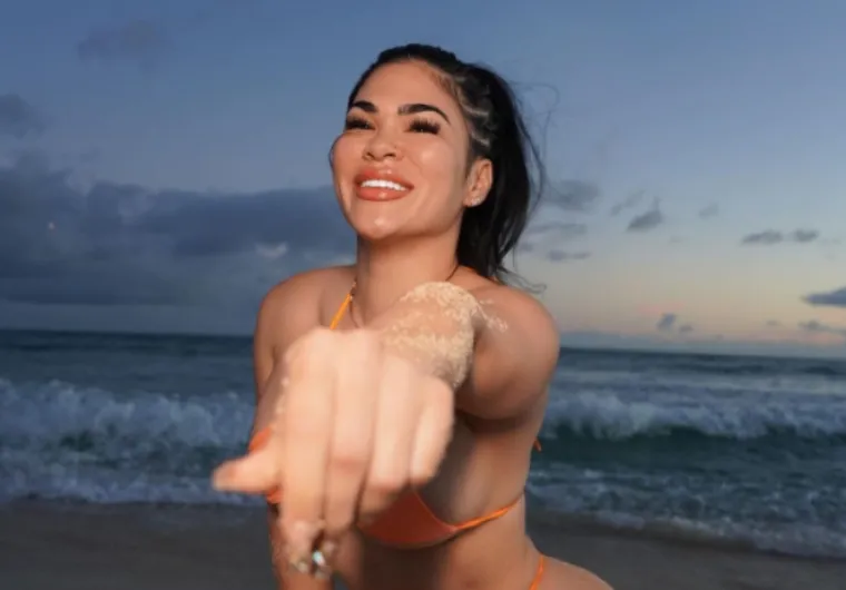 Razbijala je u UFC-u, a sada 'ubija' obožavatelje provokativnim objavama: 'Ilegalno je izgledati ovako'