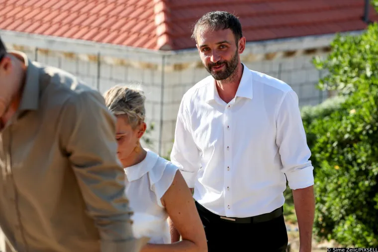 Procurili detalji s vjenčanja NBA zvijezde: Gosti se častili tortom na pet katova, a Petar Grašo došao bez Hane