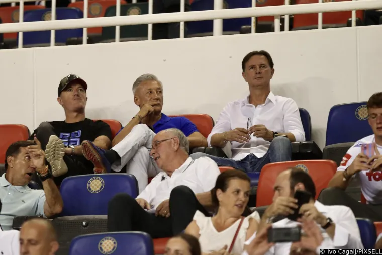 Oho, pa tko je to došao na Poljud? Tu su brojne nogometne face, a jedan je uhvaćen u nezgodnom trenutku