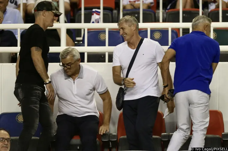 Oho, pa tko je to došao na Poljud? Tu su brojne nogometne face, a jedan je uhvaćen u nezgodnom trenutku