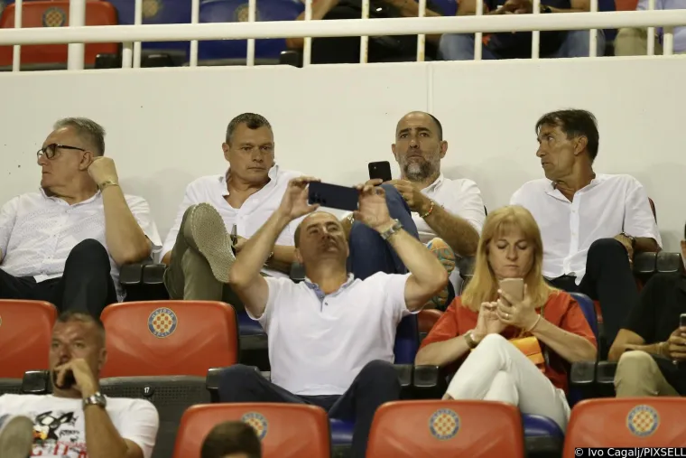 Oho, pa tko je to došao na Poljud? Tu su brojne nogometne face, a jedan je uhvaćen u nezgodnom trenutku