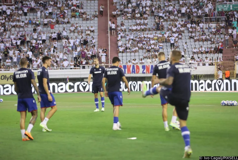 Oho, pa tko je to do&scaron;ao na Poljud? Tu su brojne nogometne face, a jedan je uhvaćen u nezgodnom trenutku