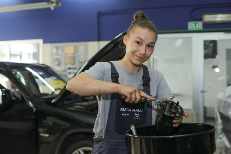 &quot;Ljubav je od malih nogu, to je ono što sam uvijek htjela, uvijek promatrala i zanimalo me. I onda sam došla ovdje, prihvatili su me objeručke tako da sam još više zavoljela ovaj posao, rekla je Mateja prije dvije godine za HRT.