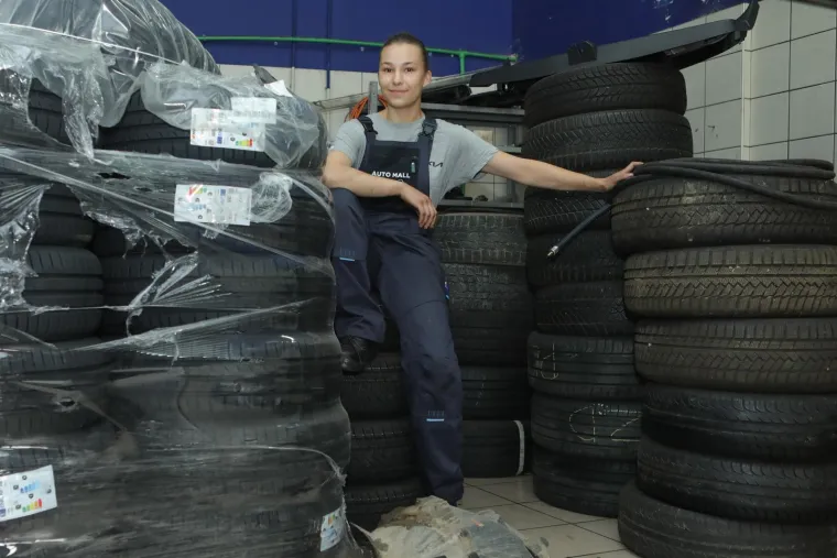 &quot;Kad mušterije dođu u servis i vide ženu, uvijek budu malo skeptični i onda se ja duplo potrudim kako bih im dokazala da mogu više, mogu jače nego drugi&quot;, kaže Mateja.