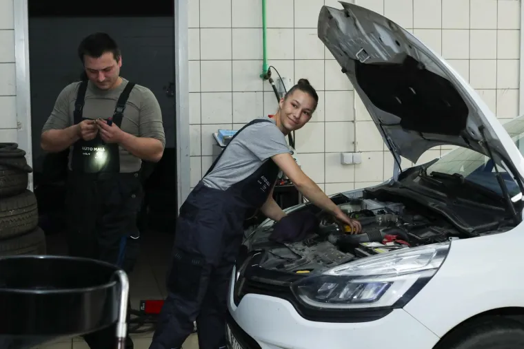 Jao servisu koji pokuša smuljati ovu Vinkovčanku! Automehaničarka je od 14. godine: 'Kad mušterije vide ženu...'