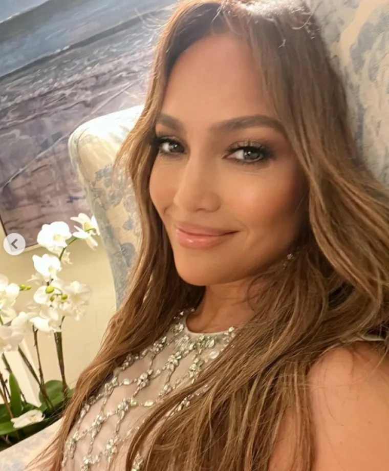 Zbog ovih fotki J.Lo se dive i žene i mu&scaron;karci, u seksi donjem rublju potvrdila je da i u &scaron;estom desetljeću nema konkurencije!