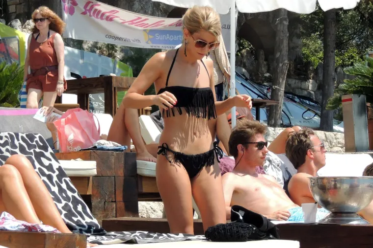 Sada je u fokusu njezin trudnički trbu&scaron;čić, no prije 11 godina svi su slinili nad ovim prizorima mokre Ecije Ivu&scaron;ić