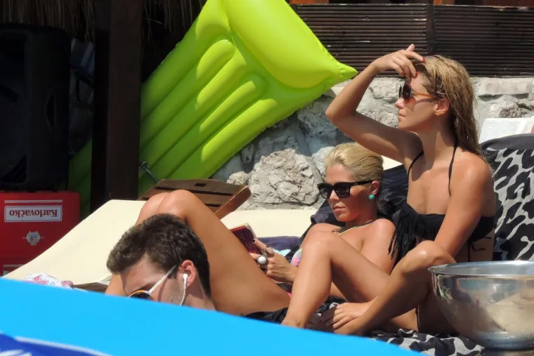 Sada je u fokusu njezin trudnički trbu&scaron;čić, no prije 11 godina svi su slinili nad ovim prizorima mokre Ecije Ivu&scaron;ić