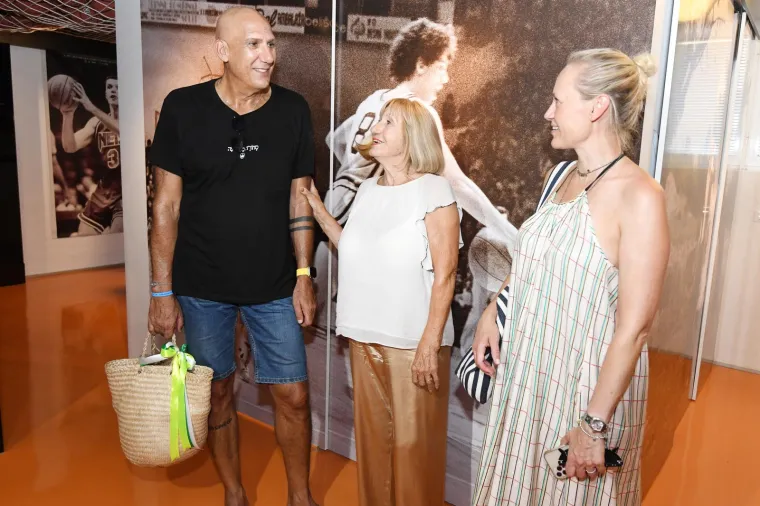 Legendarni ko&scaron;arka&scaron; odao počast Petroviću u &Scaron;ibeniku: 'Danas nema igrača poput Dražena'