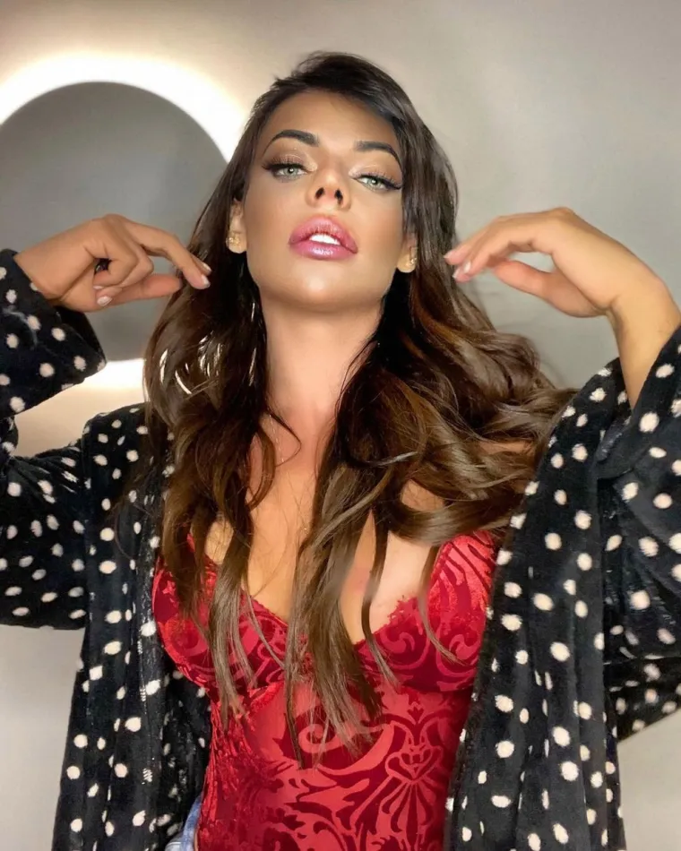 Ona je strah i trepet za mu&scaron;karce: Odbacila je karijeru na OnlyFansu kako bi postala Ms. Olympia