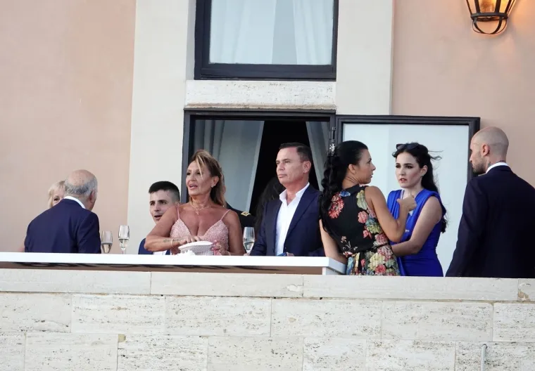 O vjenčanju u susjedstvu raspisali se i na Otoku: Nakon devet godina veze i dvoje djece napokon rekli sudbonosno 'da'