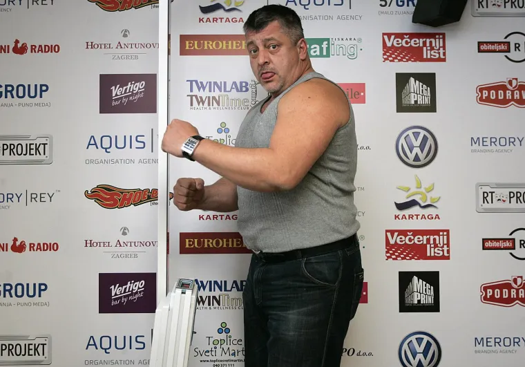 Debljina mu je narušavala zdravlje, a sada izgleda bolje no ikad: Zuhra se prepolovio! Prilažemo fotke kao dokaz