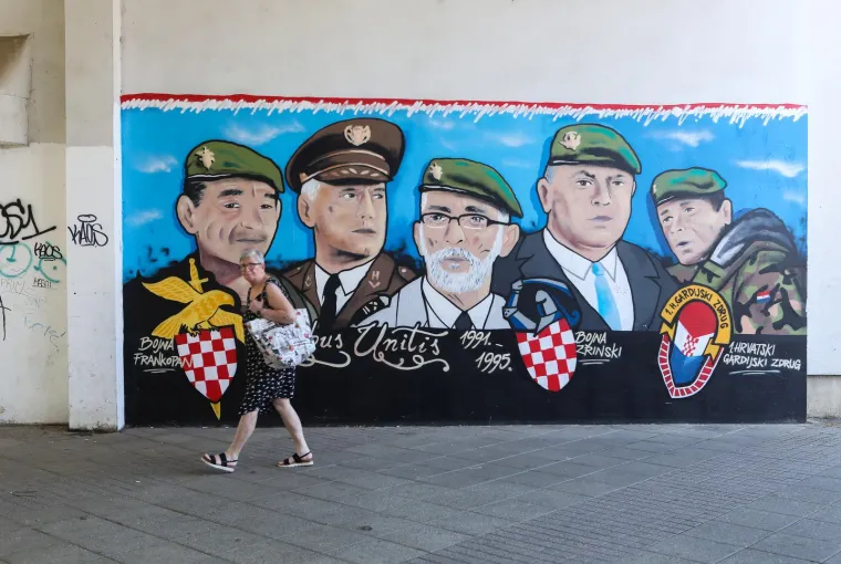Na Trgu Stjepana Radića niknuo mural posvećen hrvatskim braniteljima, nisu svi stanovnici oduševljeni: 'Uklonite ga!'