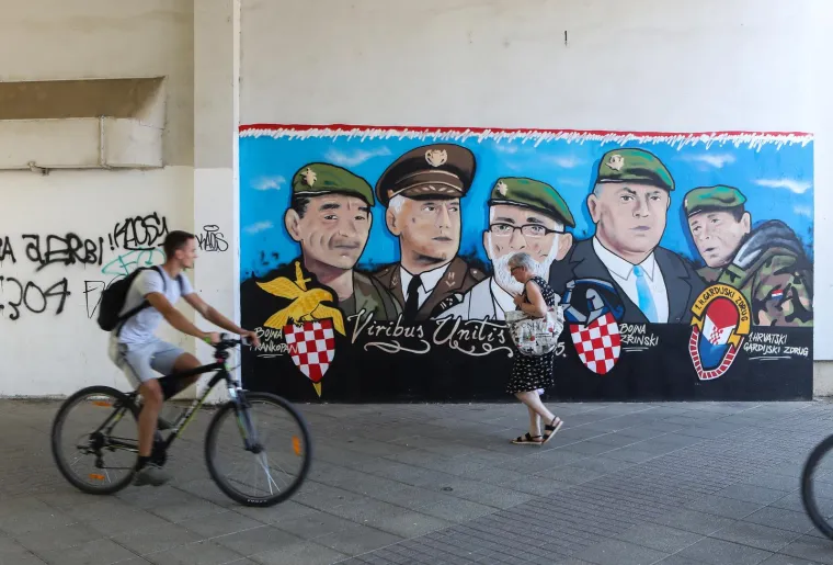 Na Trgu Stjepana Radića niknuo mural posvećen hrvatskim braniteljima, nisu svi stanovnici oduševljeni: 'Uklonite ga!'