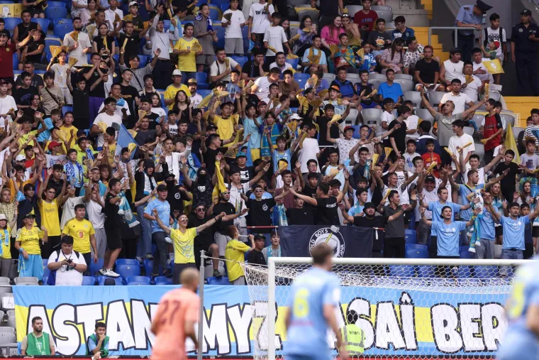 Dečki u crnom i u dalekom Kazahstanu: Pogledajte &scaron;to su navijači napravili u Astani, u Maksimirsku 128 stiže nova kazna?