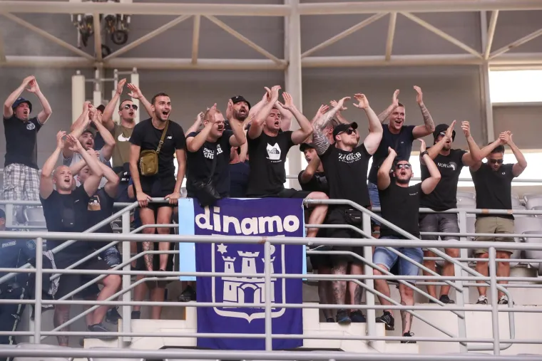 Dečki u crnom i u dalekom Kazahstanu: Pogledajte &scaron;to su navijači napravili u Astani, u Maksimirsku 128 stiže nova kazna?