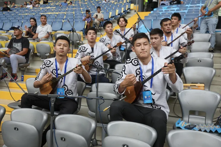 Dečki u crnom i u dalekom Kazahstanu: Pogledajte &scaron;to su navijači napravili u Astani, u Maksimirsku 128 stiže nova kazna?