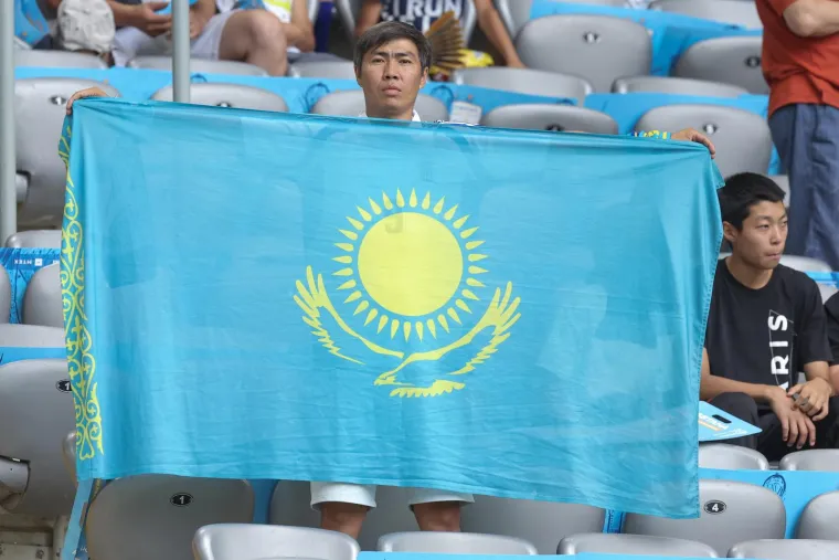 Dečki u crnom i u dalekom Kazahstanu: Pogledajte &scaron;to su navijači napravili u Astani, u Maksimirsku 128 stiže nova kazna?